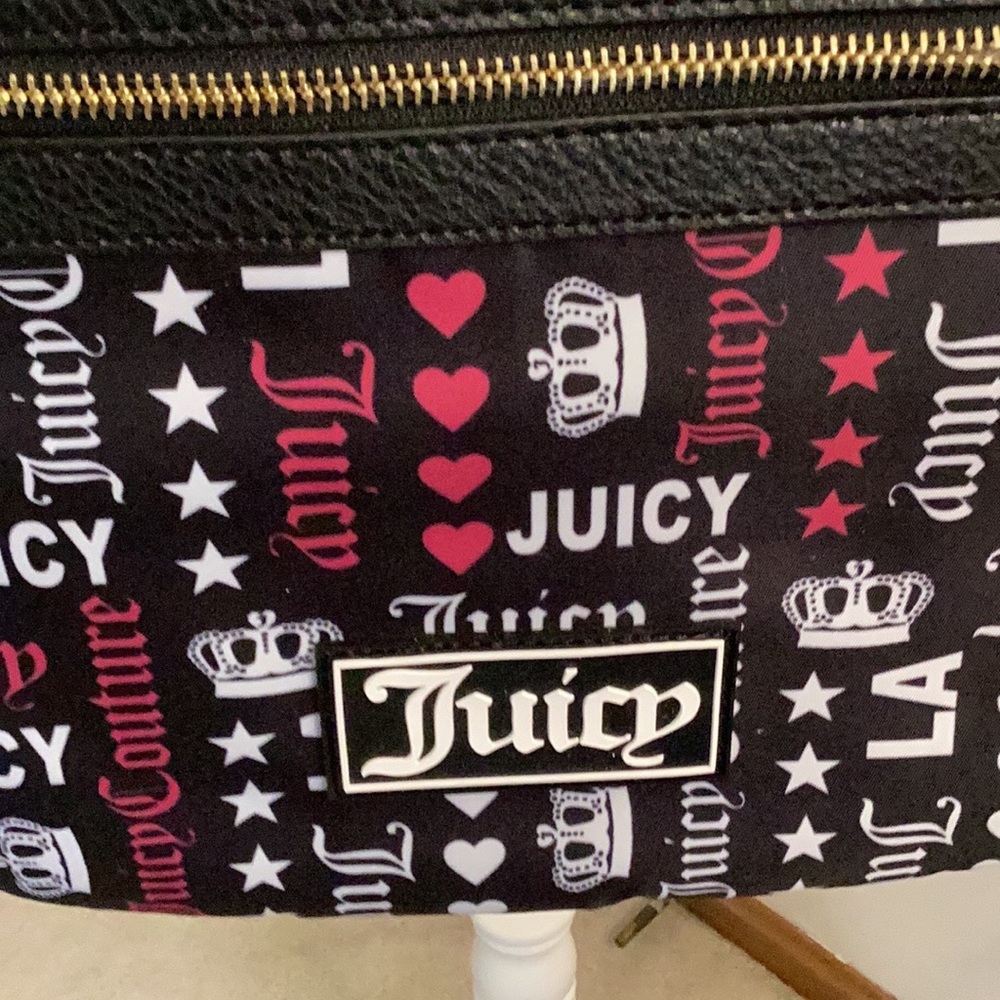 JUICY COUTURE, BLK MULTI LOGO CROSSBODY, NWT